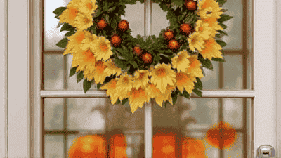 Nature-Inspired Autumn Decor: How to Use Leaves and Gourds